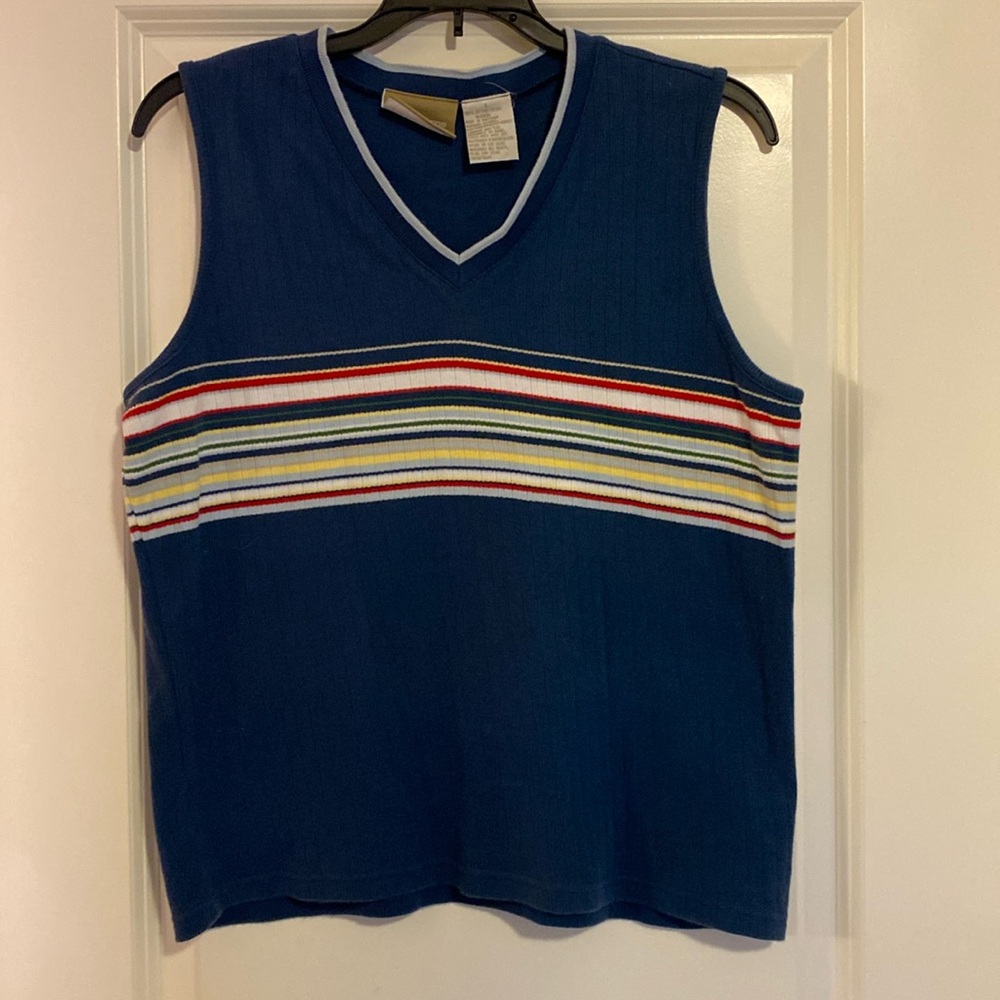Liz Claiborne sleeveless v-neck top